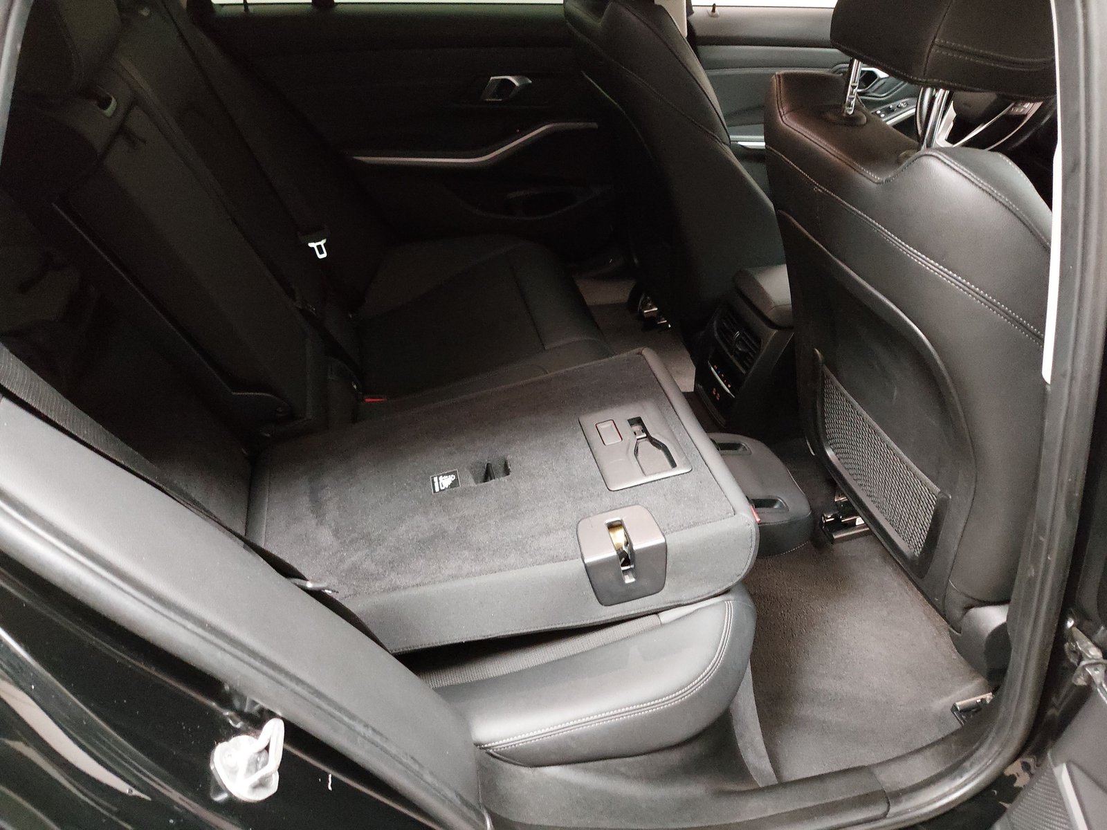 BMW 320e Touring Sport-Line Shz 11