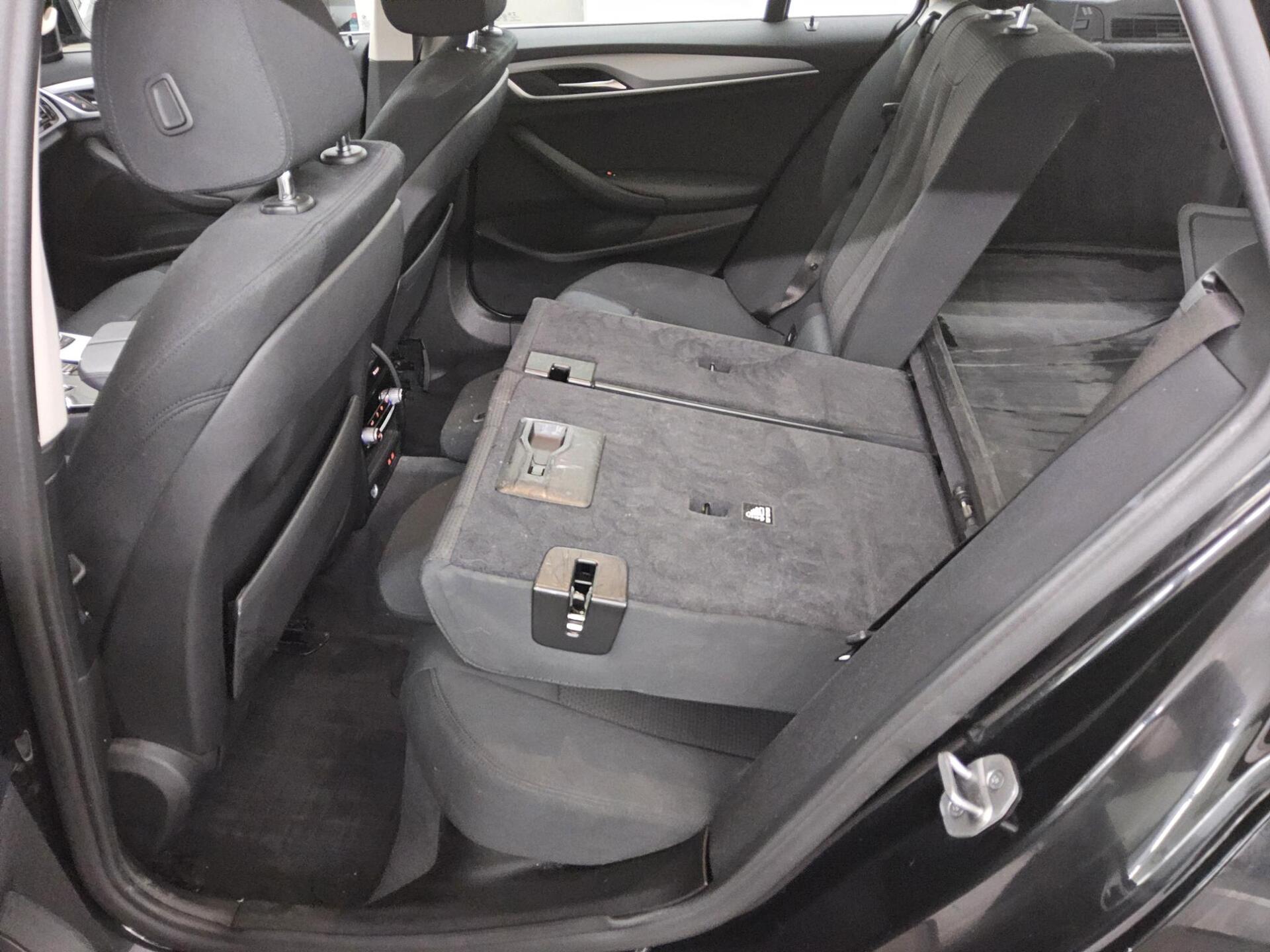 BMW 520dA Touring Navi LED LC-Pro RfK AHK PDC Shz 13