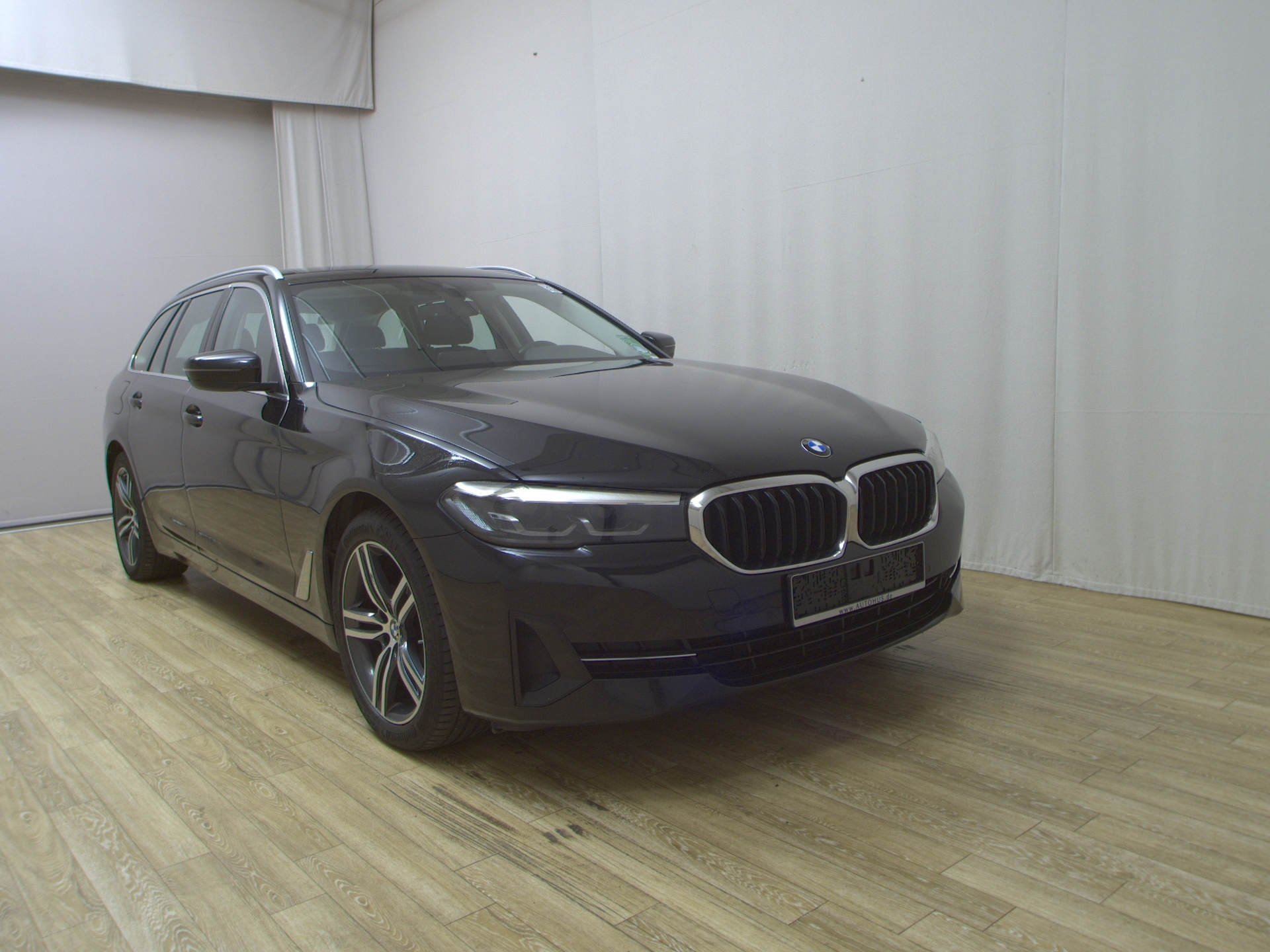 BMW 520dA Touring Navi LED LC-Pro RfK AHK PDC Shz 3
