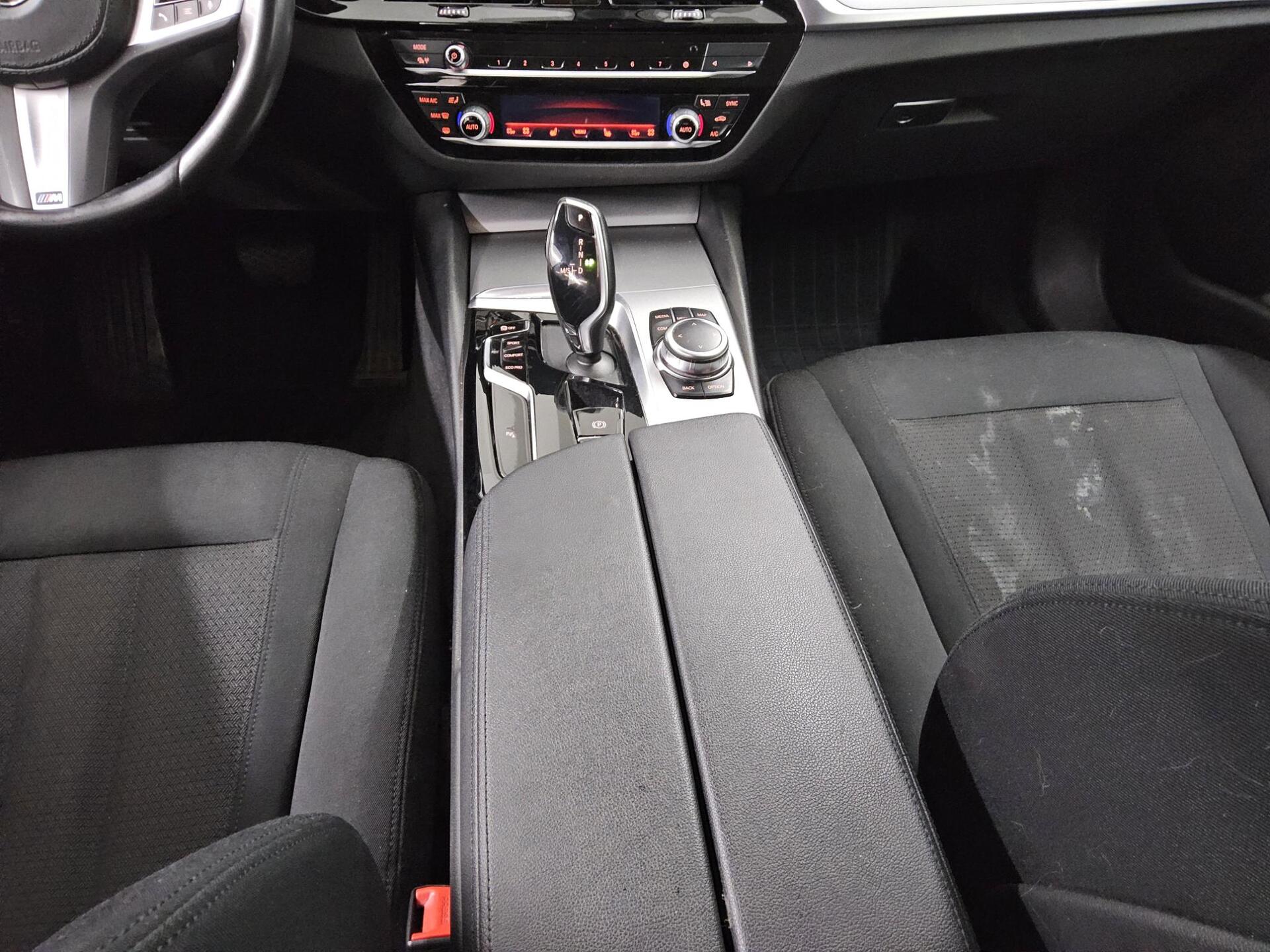 BMW 520dA Touring Navi LED LC-Pro RfK AHK PDC Shz 6