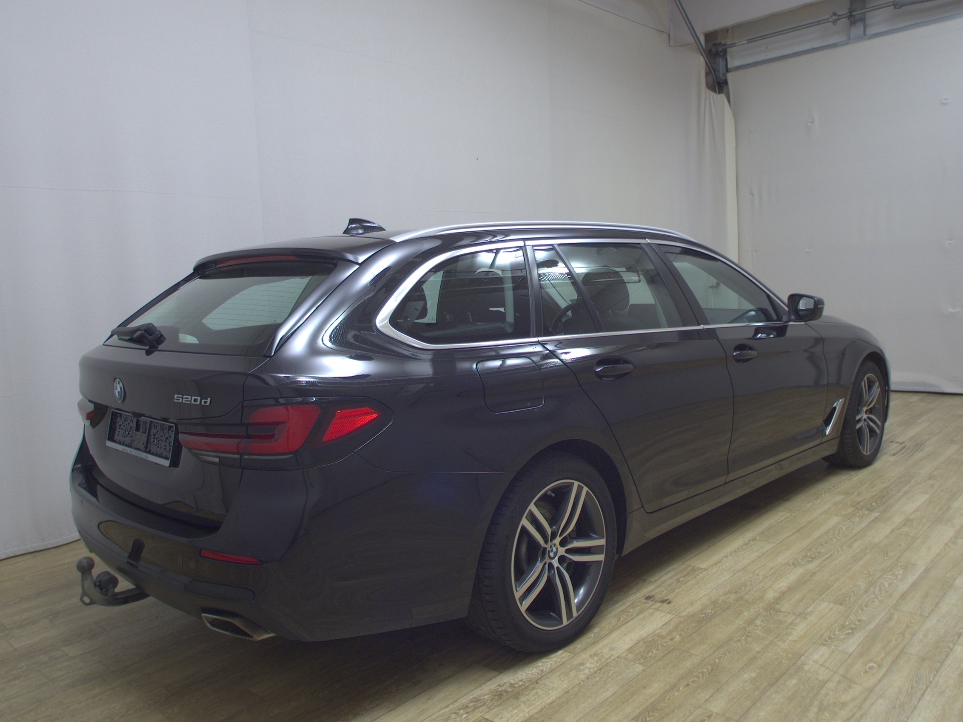 BMW 520dA Touring Navi LED LC-Pro RfK AHK PDC Shz 4