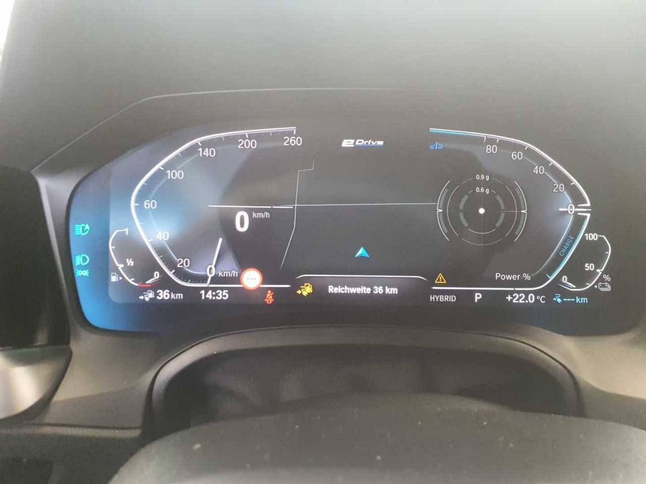 BMW 330e Touring M-Sport HiFi RFK 6