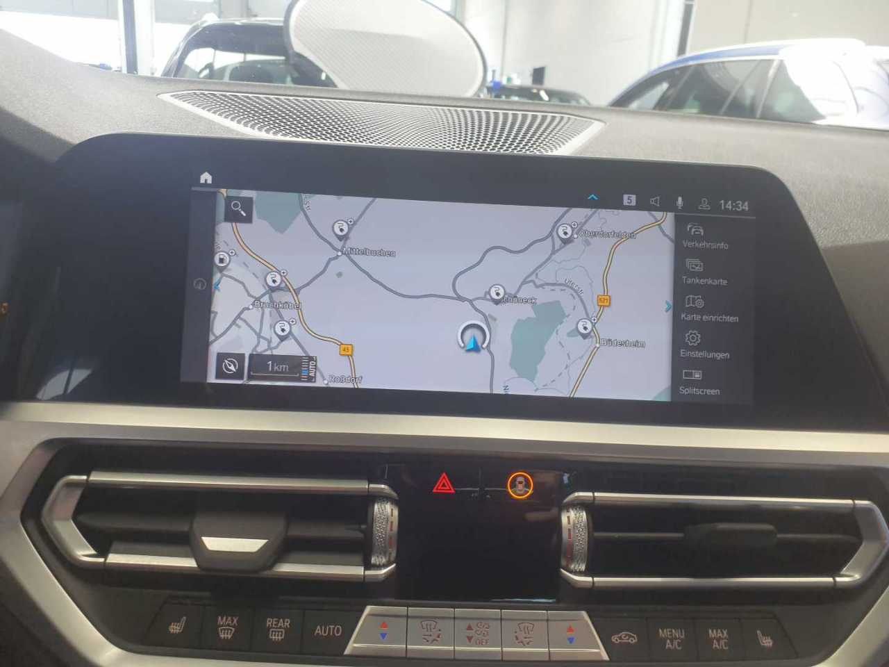 BMW 330e Touring M-Sport HiFi RFK 8