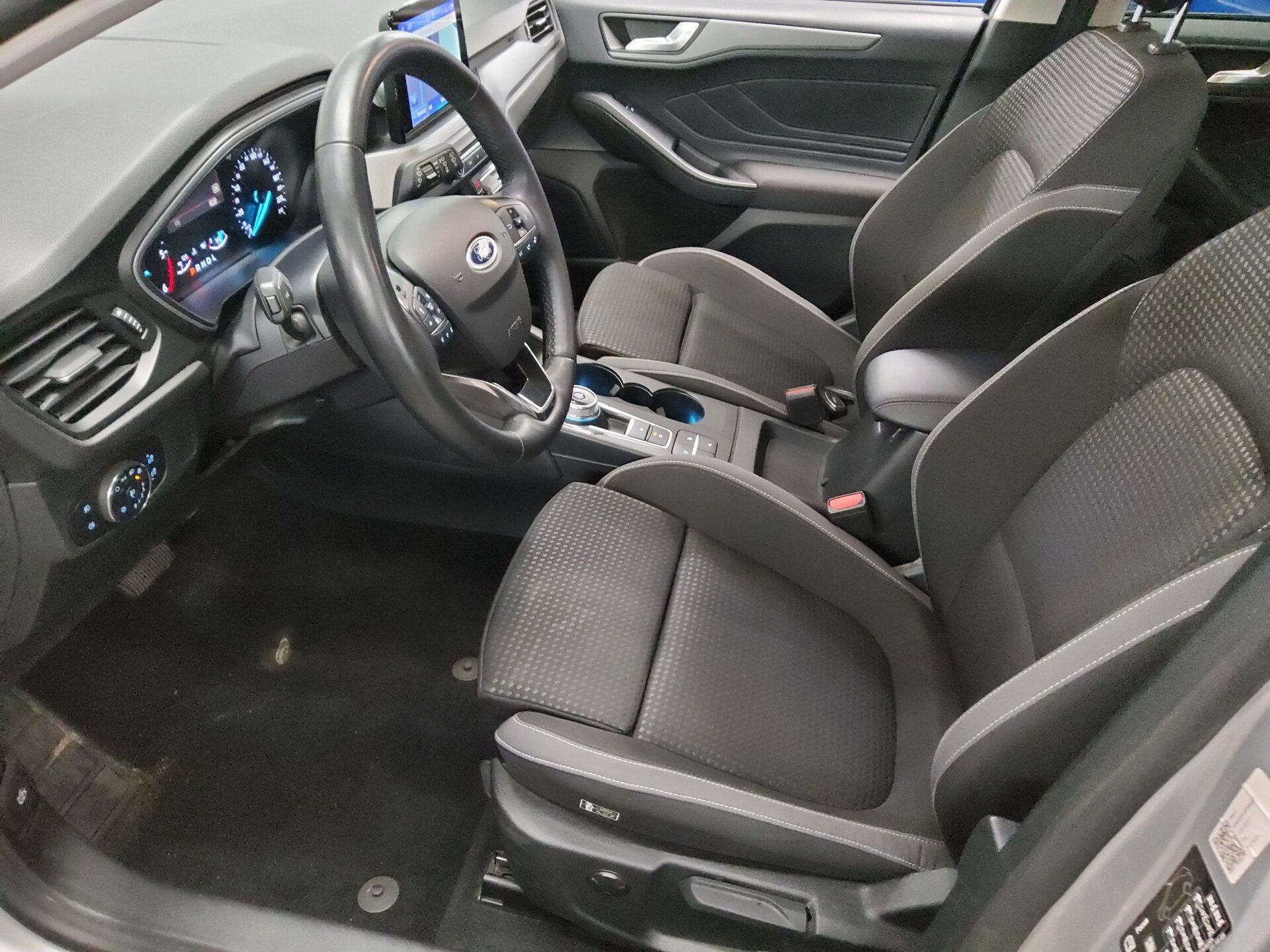 Ford Focus Turnier 1.5 EB Cool&Connect Navi RFK AHK 8