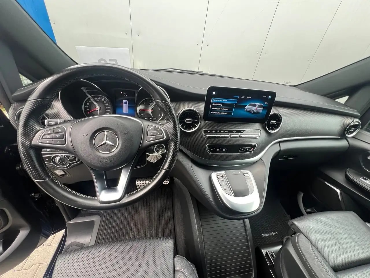 Mercedes-Benz V 300 LANG AMG WEBASTO LED AIRMATIC 3x EL. TÜREN 18