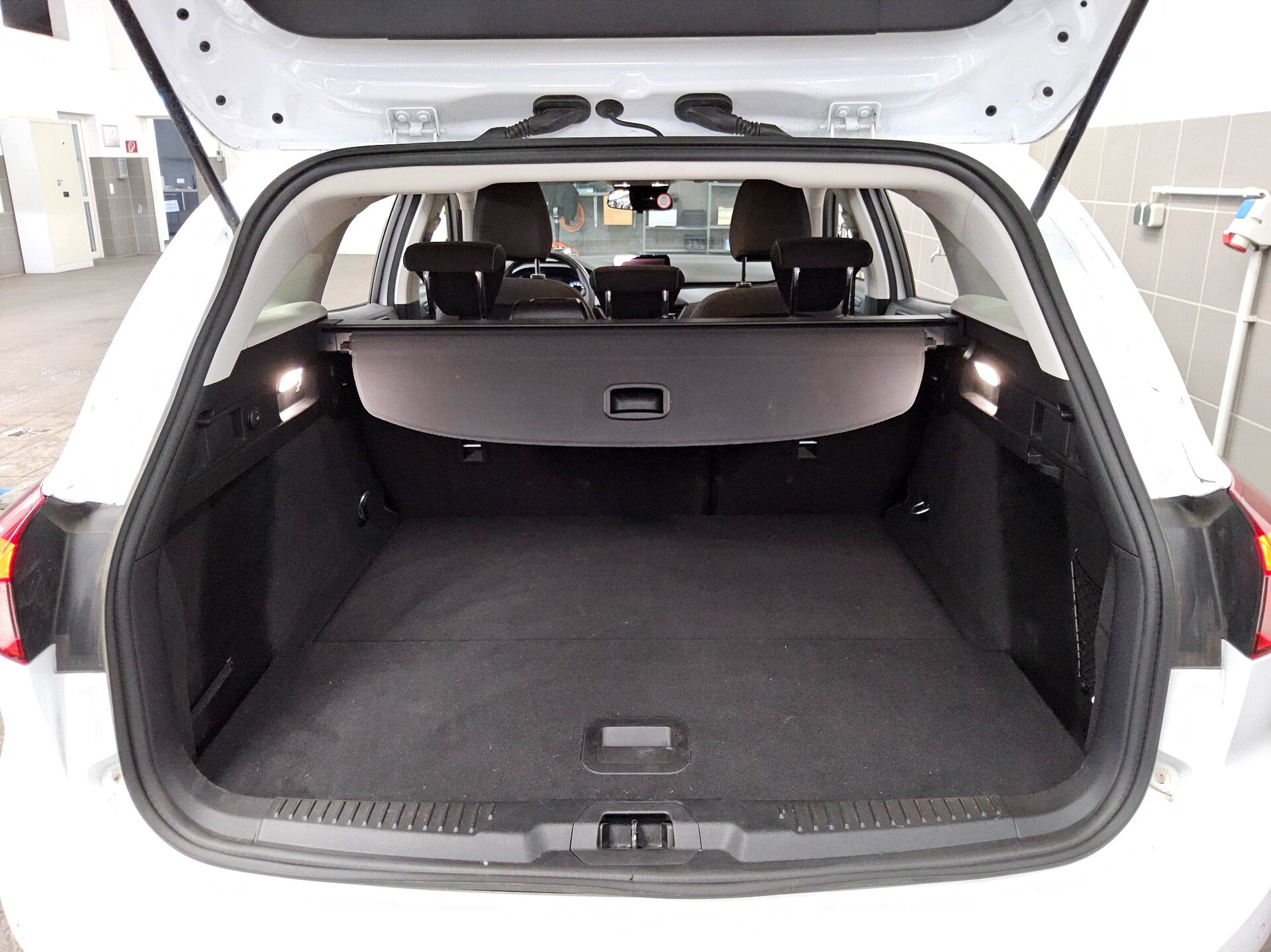 Ford Focus Turnier 1.5 EB Cool&Connect Navi LED Shz 11