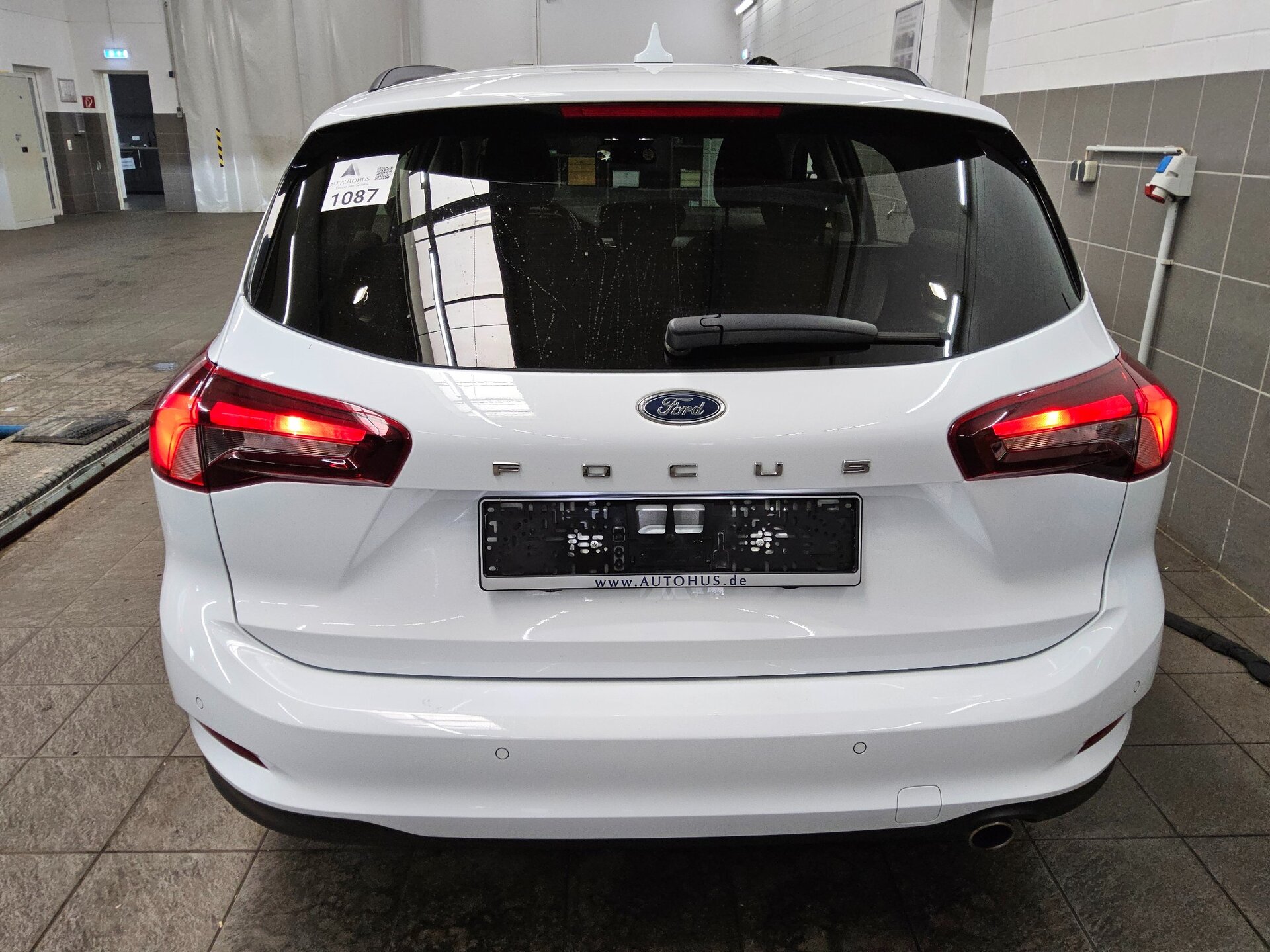 Ford Focus Turnier 1.5 EB Cool&Connect Navi LED Shz 10