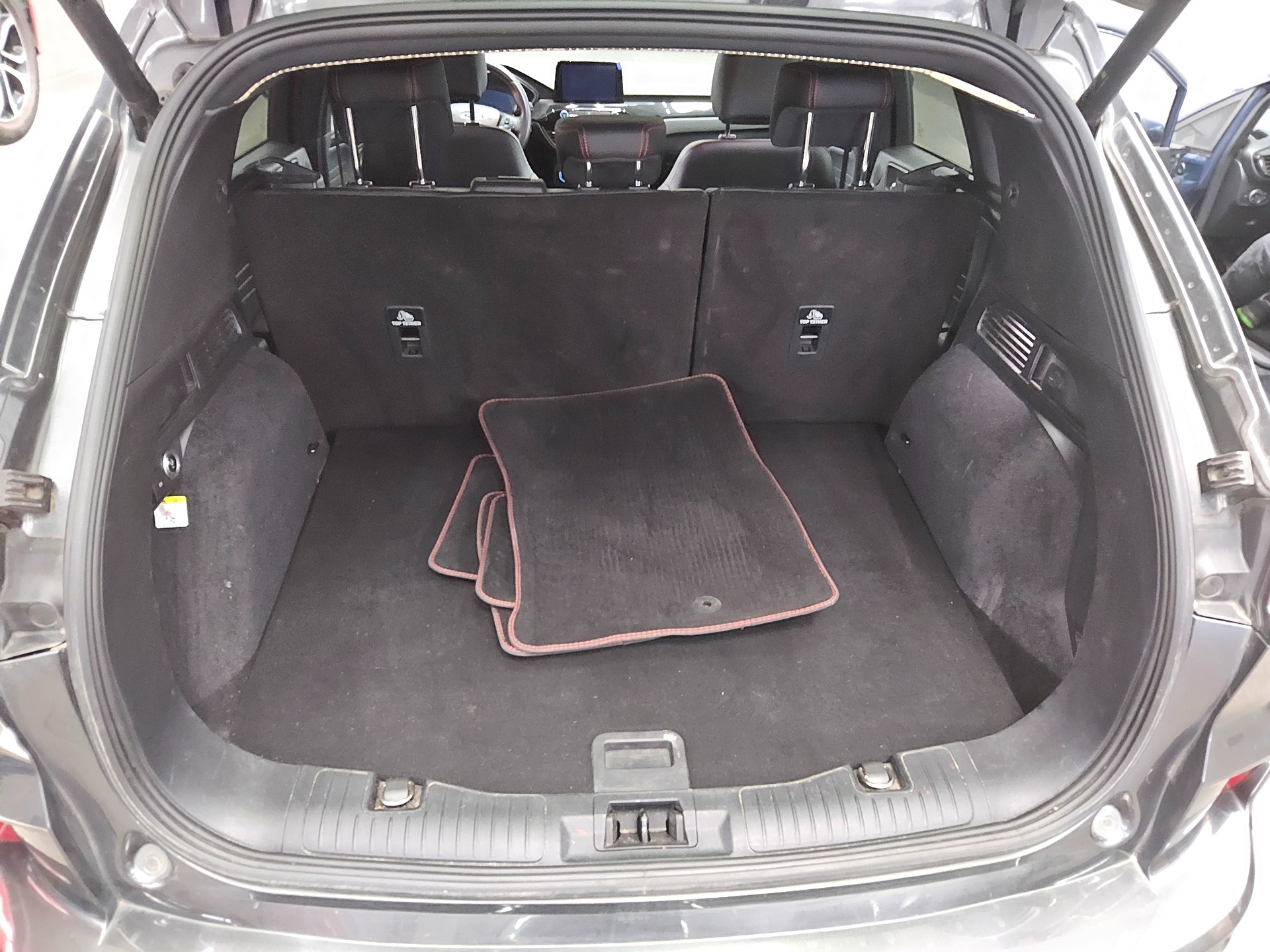 Ford Kuga 2.0 EB ST-Line X Navi LED vc RfK AHK HuD 12