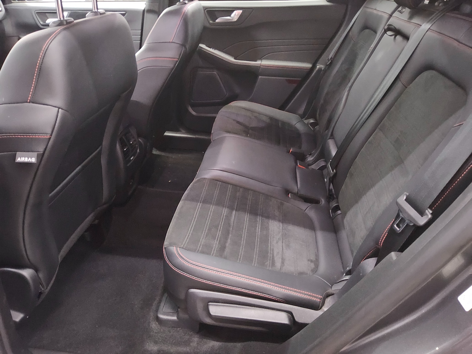 Ford Kuga 2.0 EB ST-Line X Navi LED vc RfK AHK HuD 13
