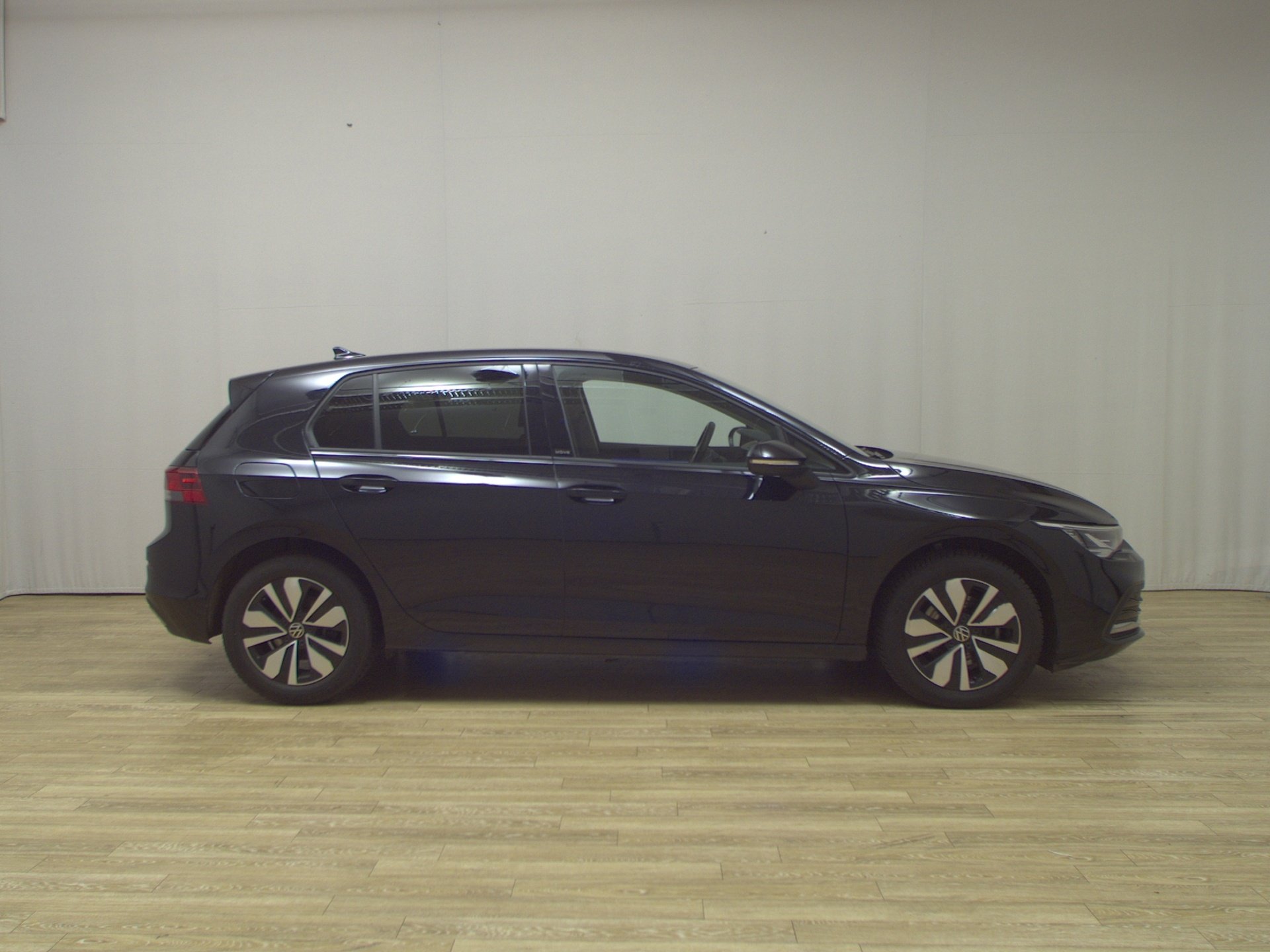 Volkswagen Golf-8 2.0 TDI Move Navi LED AHK AID ACC RFK