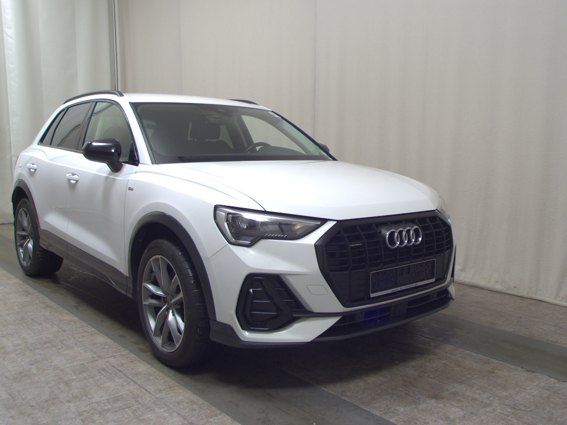 Audi Q3 40 TDI Qu. S-Line Optik-Paket Navi LED vc RfK 3
