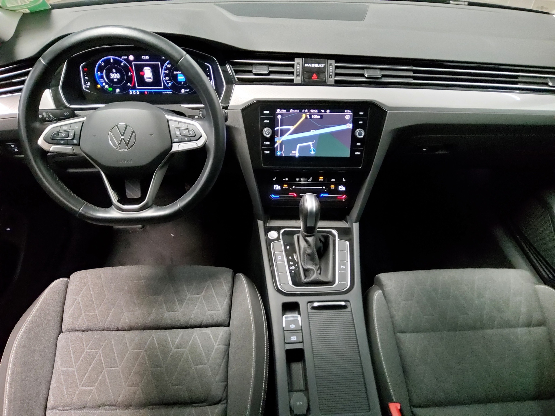 Volkswagen Passat Var. 2.0 TDI Business Navi LED DC AHK RFK 5