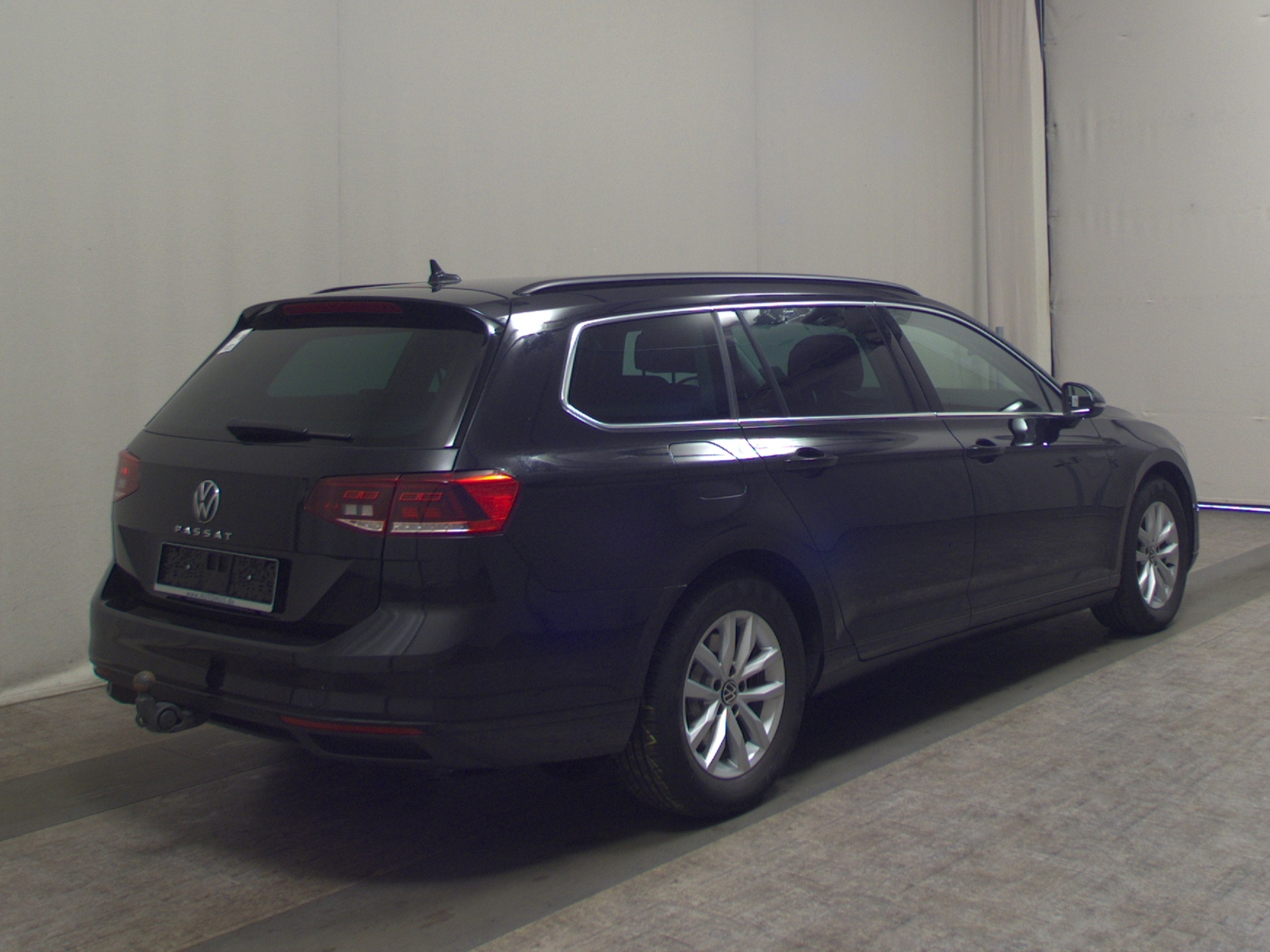 Volkswagen Passat Var. 2.0 TDI Business Navi LED DC AHK RFK 4