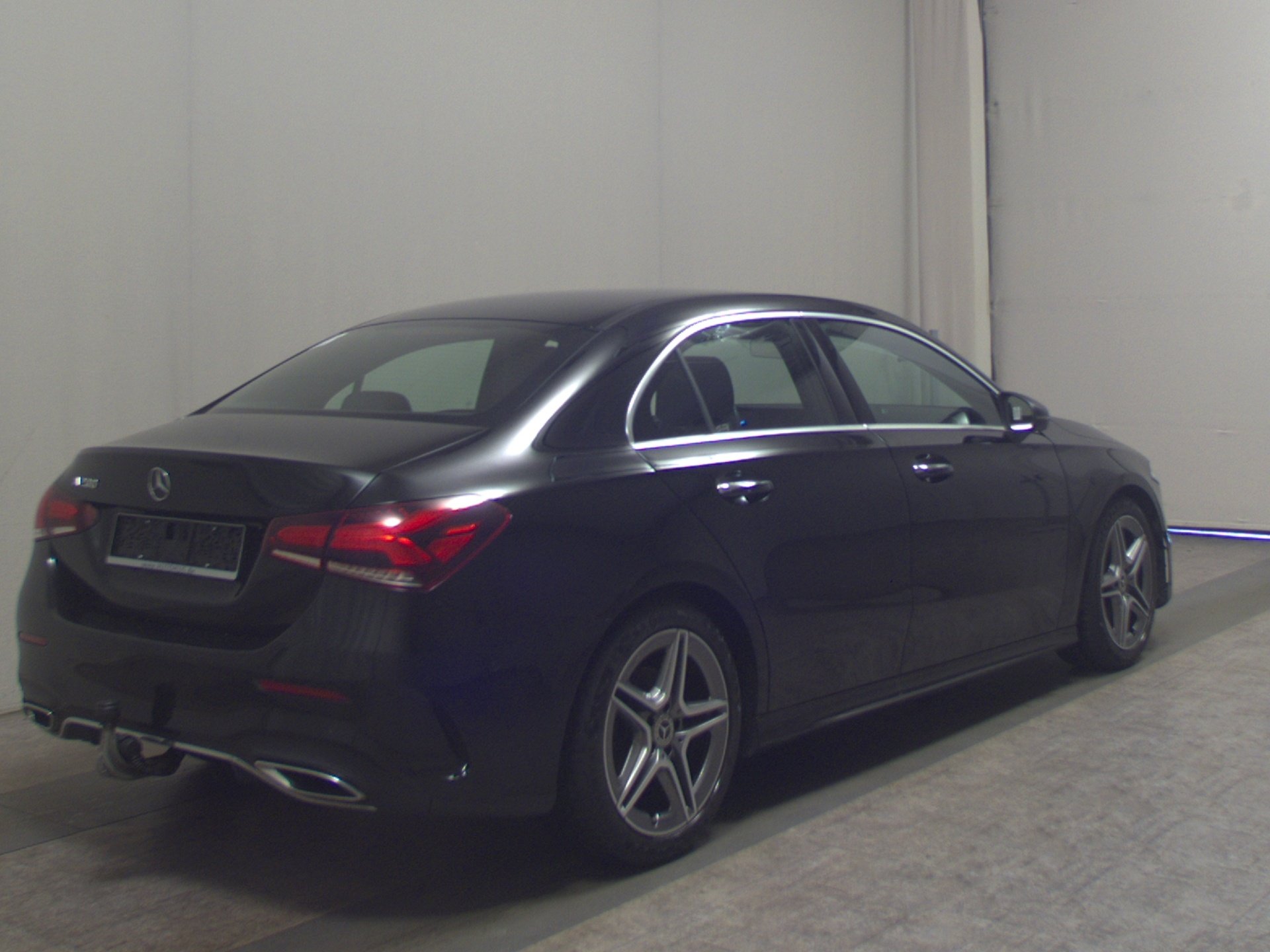Mercedes-Benz A 200 Lim. AMG-Line Navi LED MBUX+ Kamera AHK 4