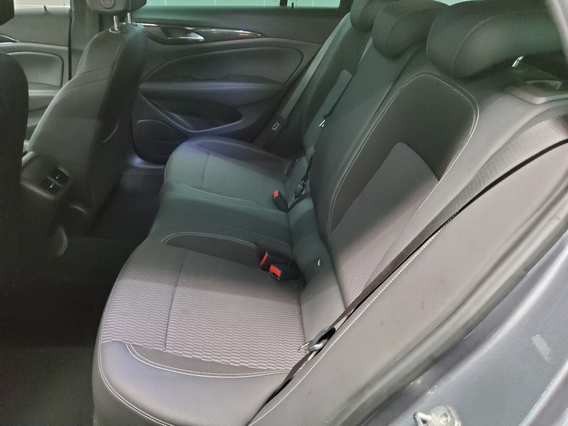 Opel Insignia ST 1.5 D Elegance Navi LED T-Leder AHK 13