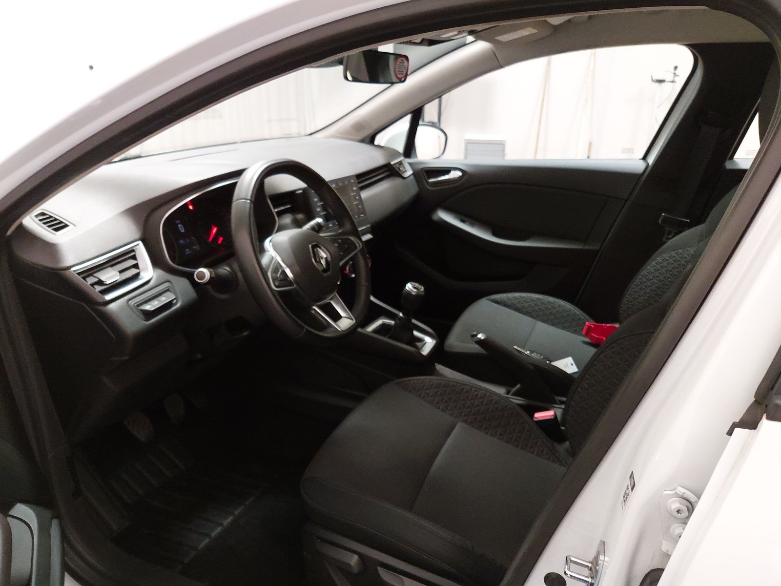 Renault Clio 0.9 TCe Experience LED BT SPURHALTE 6