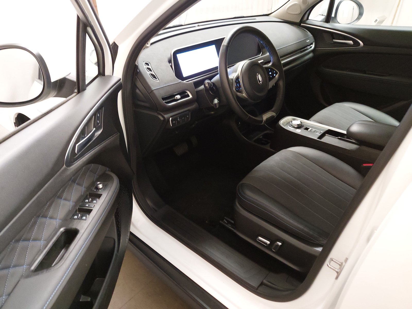GWM ORA 03 T-LEDER NAVI KLIMAAUT LED RFK 5