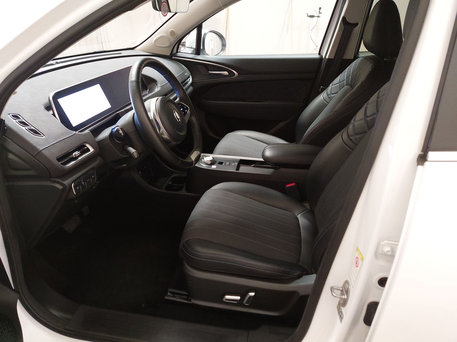 GWM ORA 03 T-LEDER NAVI KLIMAAUT LED RFK 6
