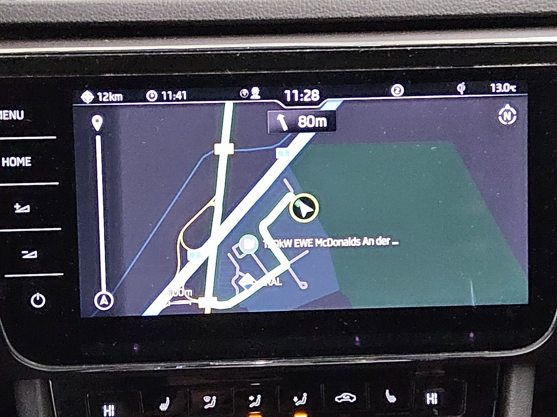 Skoda Superb Kombi 2.0 TDI Style Navi LED Shz vc RFK AHK 7
