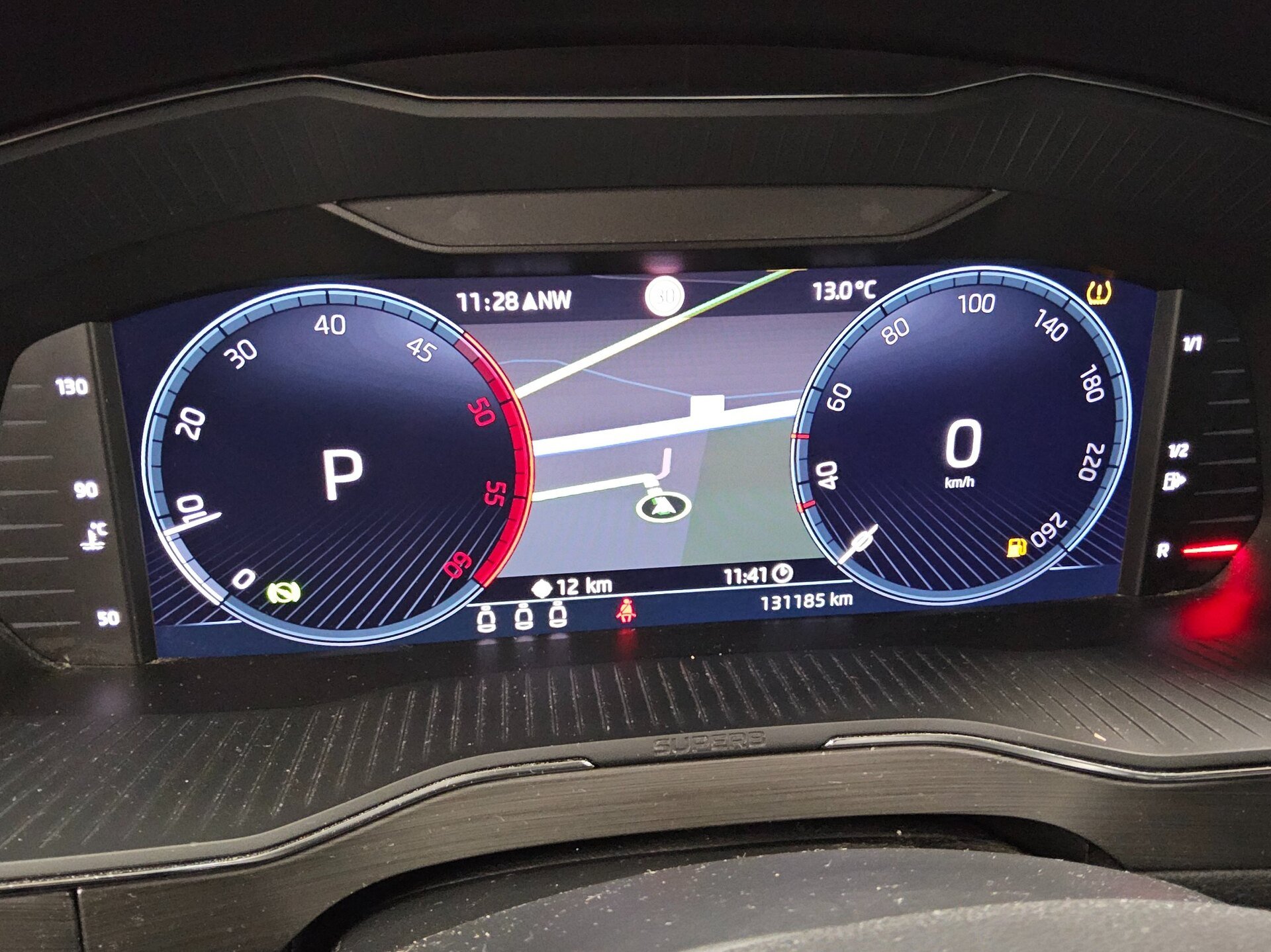 Skoda Superb Kombi 2.0 TDI Style Navi LED Shz vc RFK AHK 8