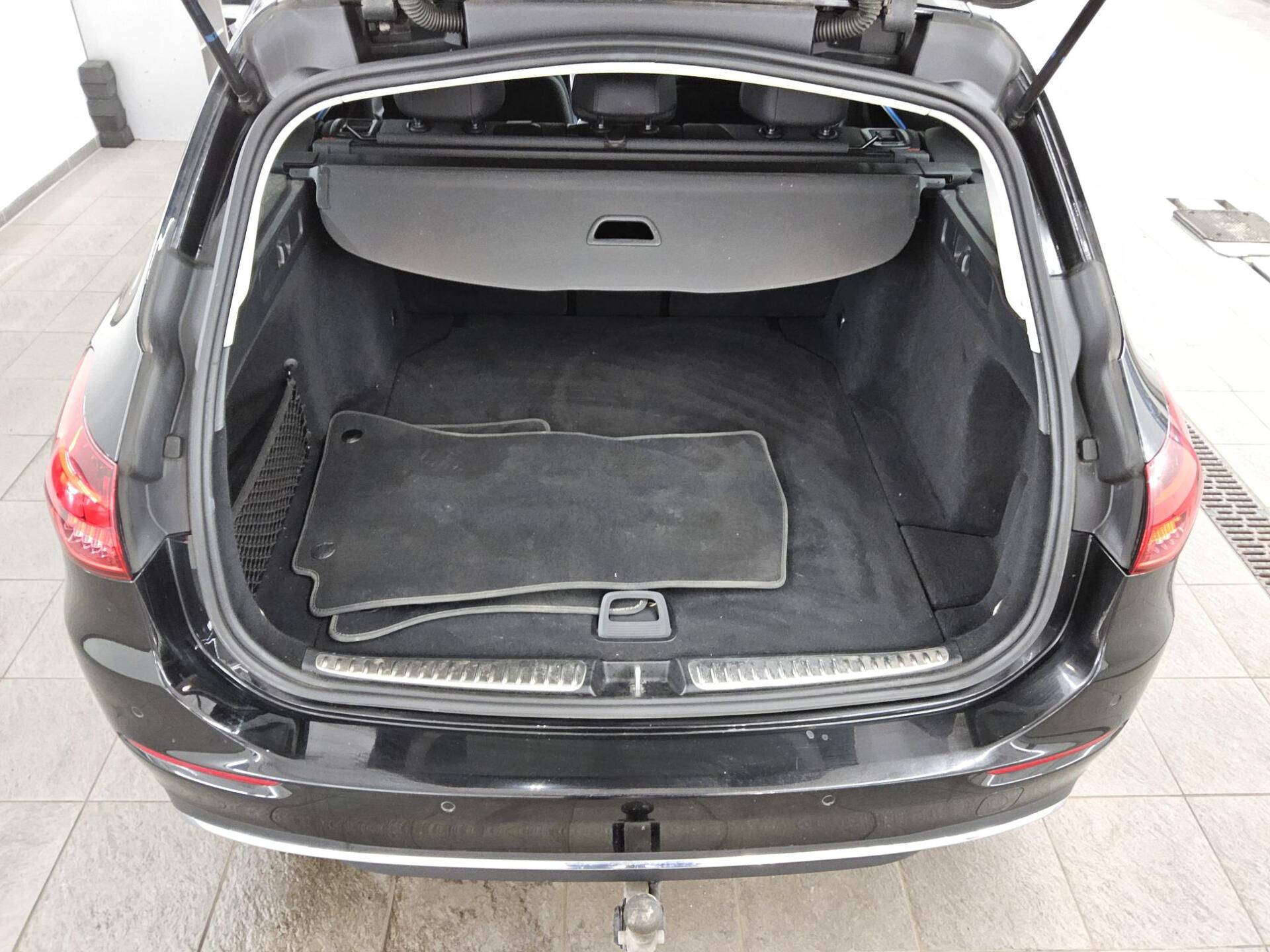 Mercedes-Benz C 180 T Avantgarde Navi LED RFK AHK Distronic+ 12