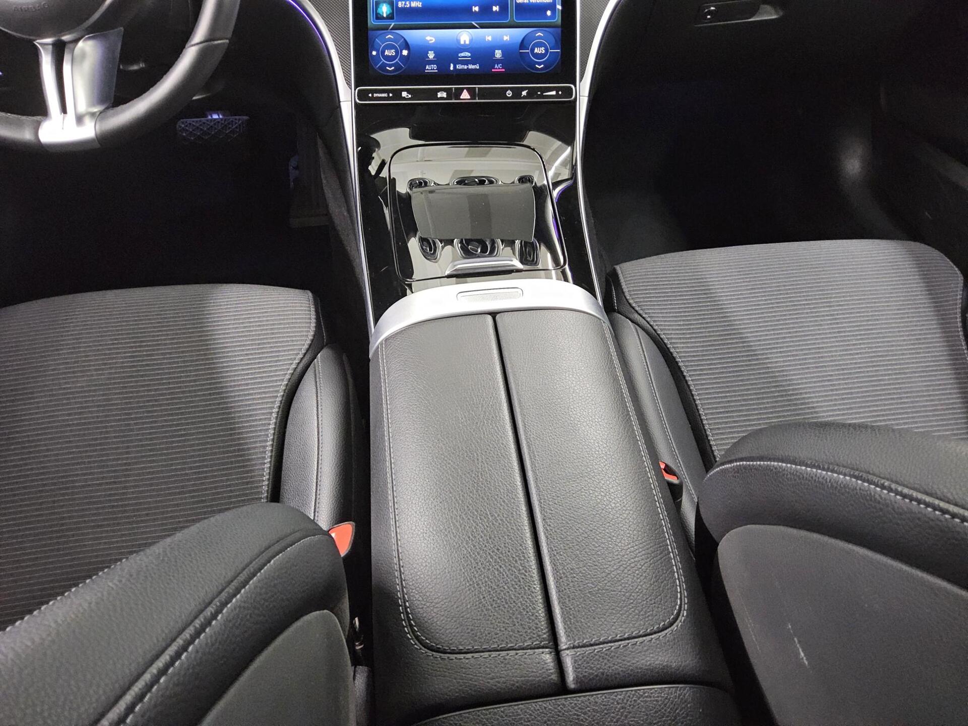 Mercedes-Benz C 180 T Avantgarde Navi LED RFK AHK Distronic+ 6