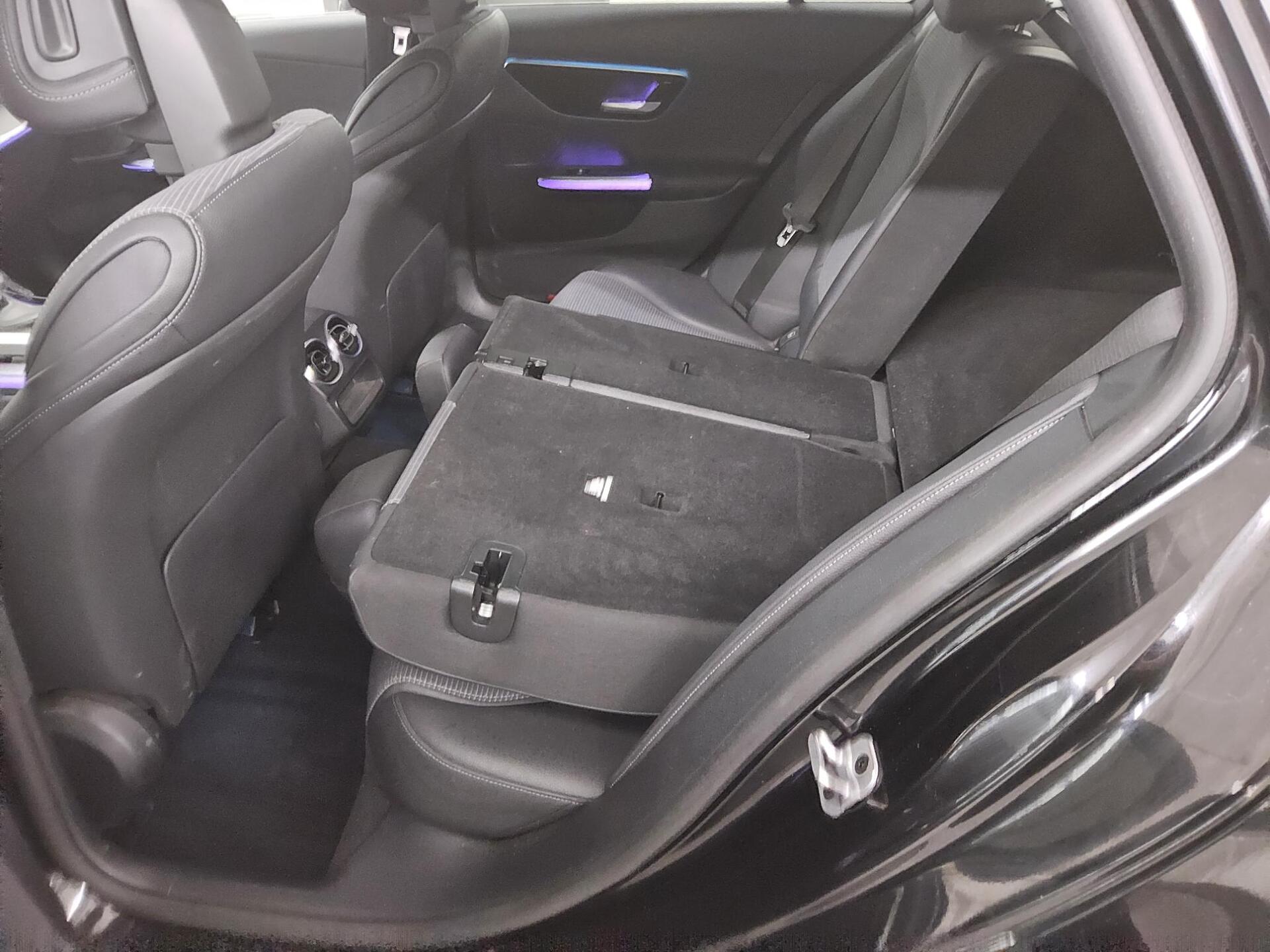 Mercedes-Benz C 180 T Avantgarde Navi LED RFK AHK Distronic+ 13