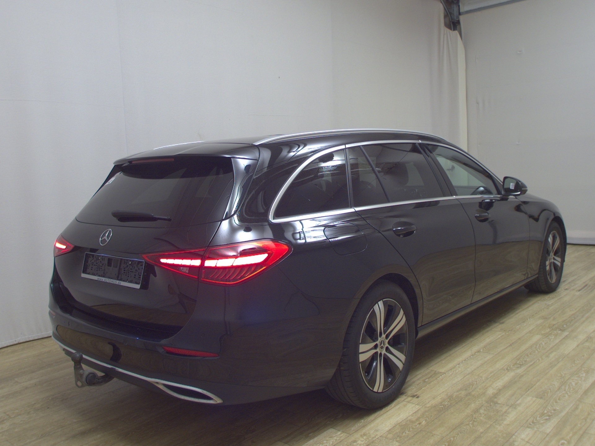 Mercedes-Benz C 180 T Avantgarde Navi LED RFK AHK Distronic+ 4