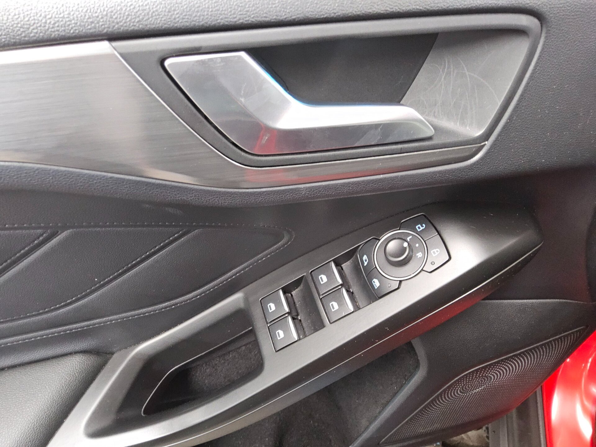 Ford Focus 1.0 EB Titanium Navi LED RfK ACC PDC Shz 9
