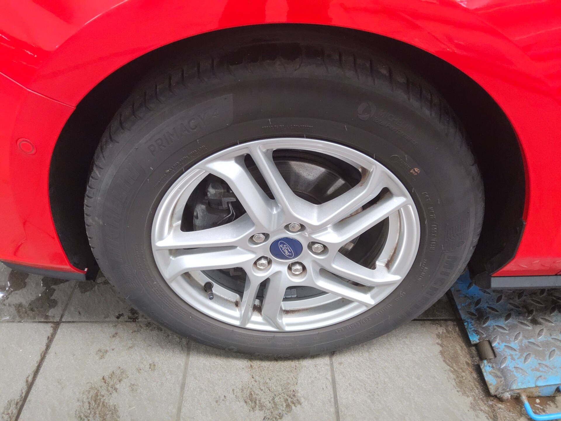 Ford Focus 1.0 EB Titanium Navi LED RfK ACC PDC Shz 10