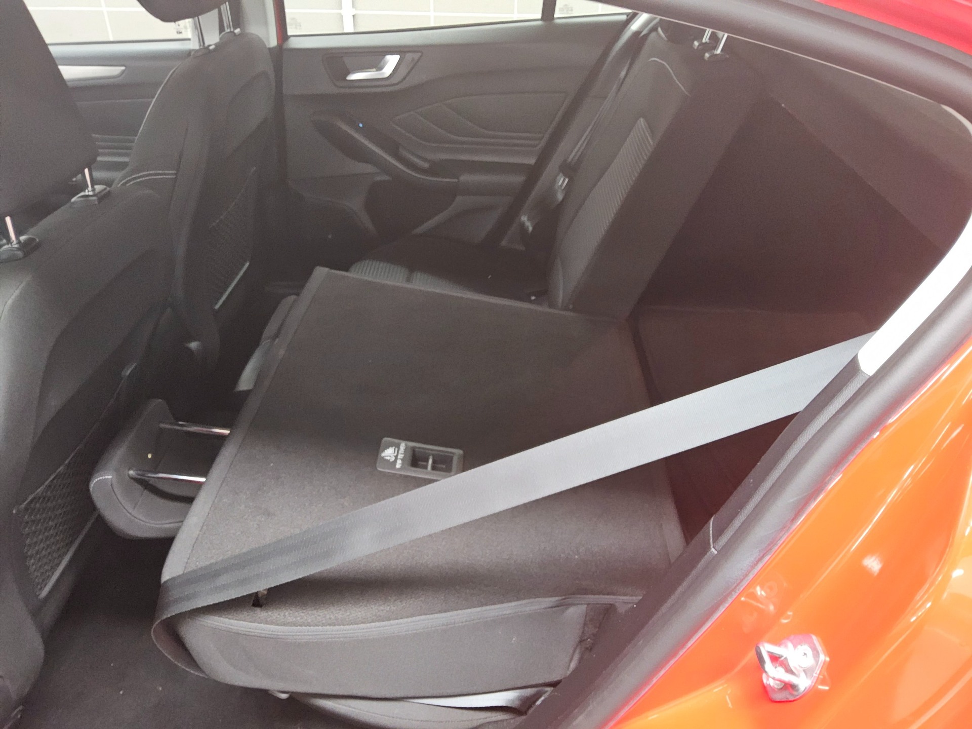 Ford Focus 1.0 EB Titanium Navi LED RfK ACC PDC Shz 13