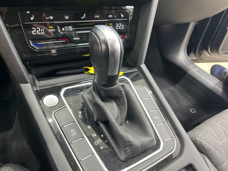 Volkswagen Passat Variant 1.5 TSI Business NAVI CARPLAY ANDROID SHZ PDC 8
