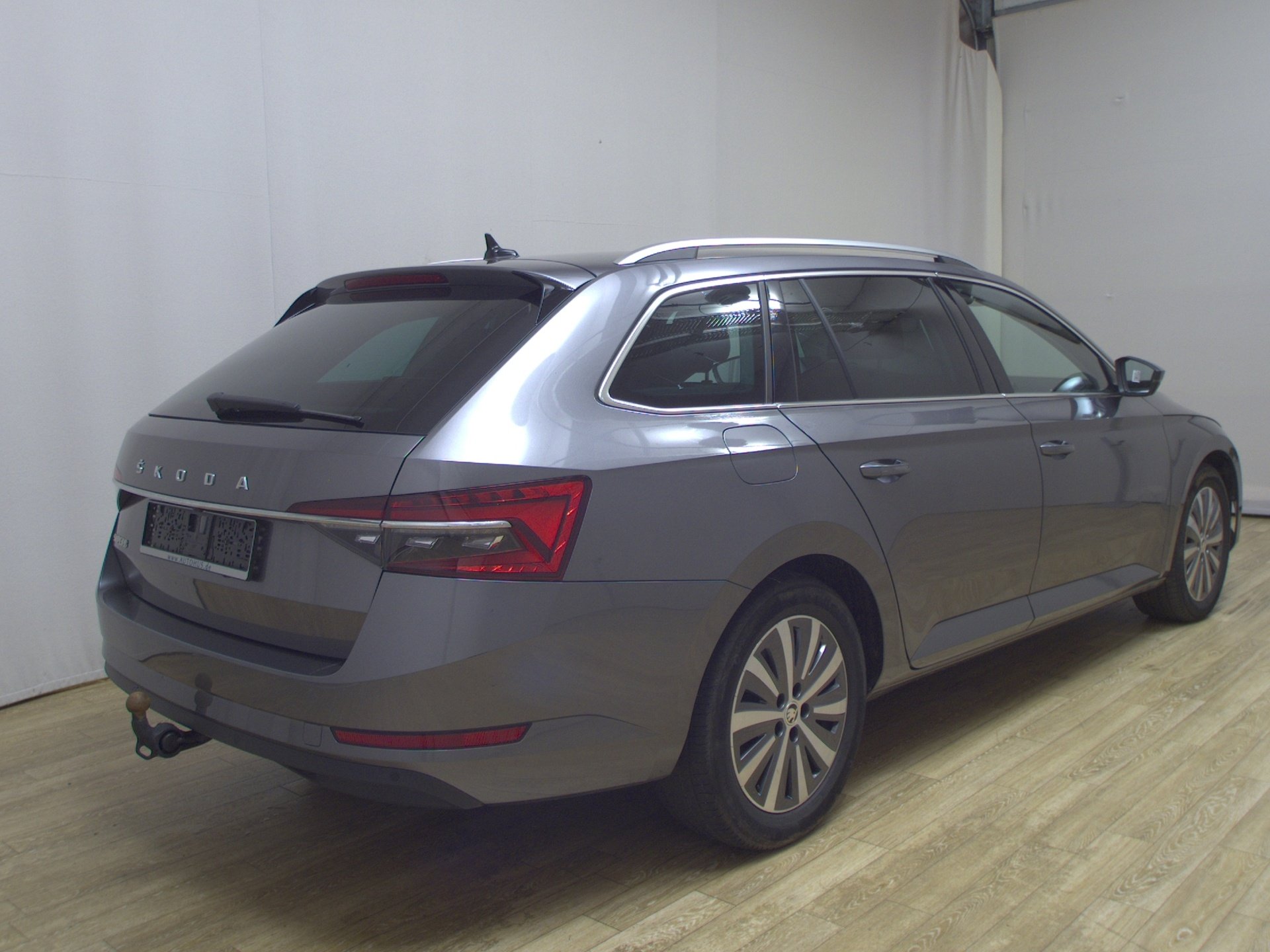 Skoda Superb Kombi 2.0 TDI Style Navi LED Shz vc RFK T-Leder 4