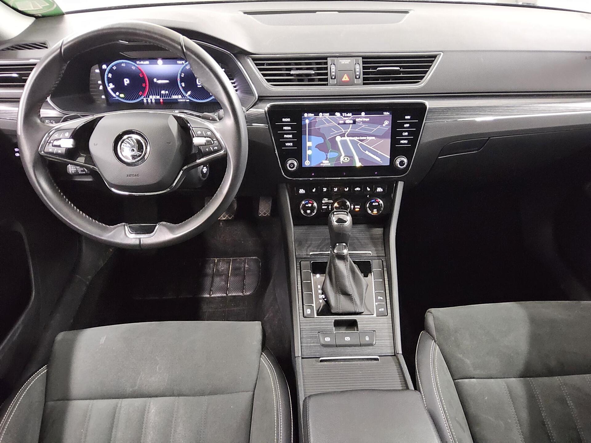 Skoda Superb Kombi 2.0 TDI Style Navi LED Shz vc RFK T-Leder 5