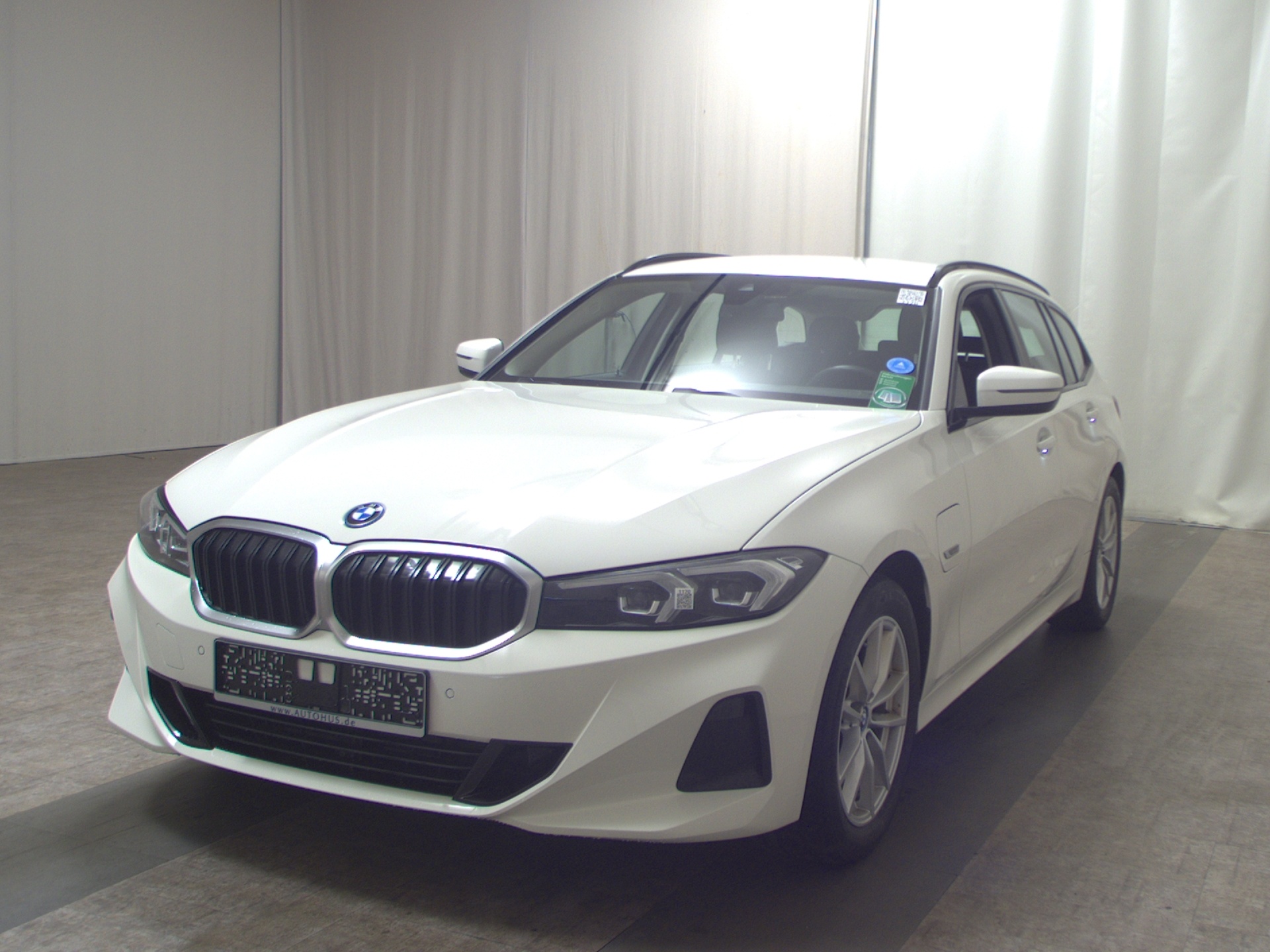 BMW 320e Touring Navi LED Curved HiFi Shadow LED 2