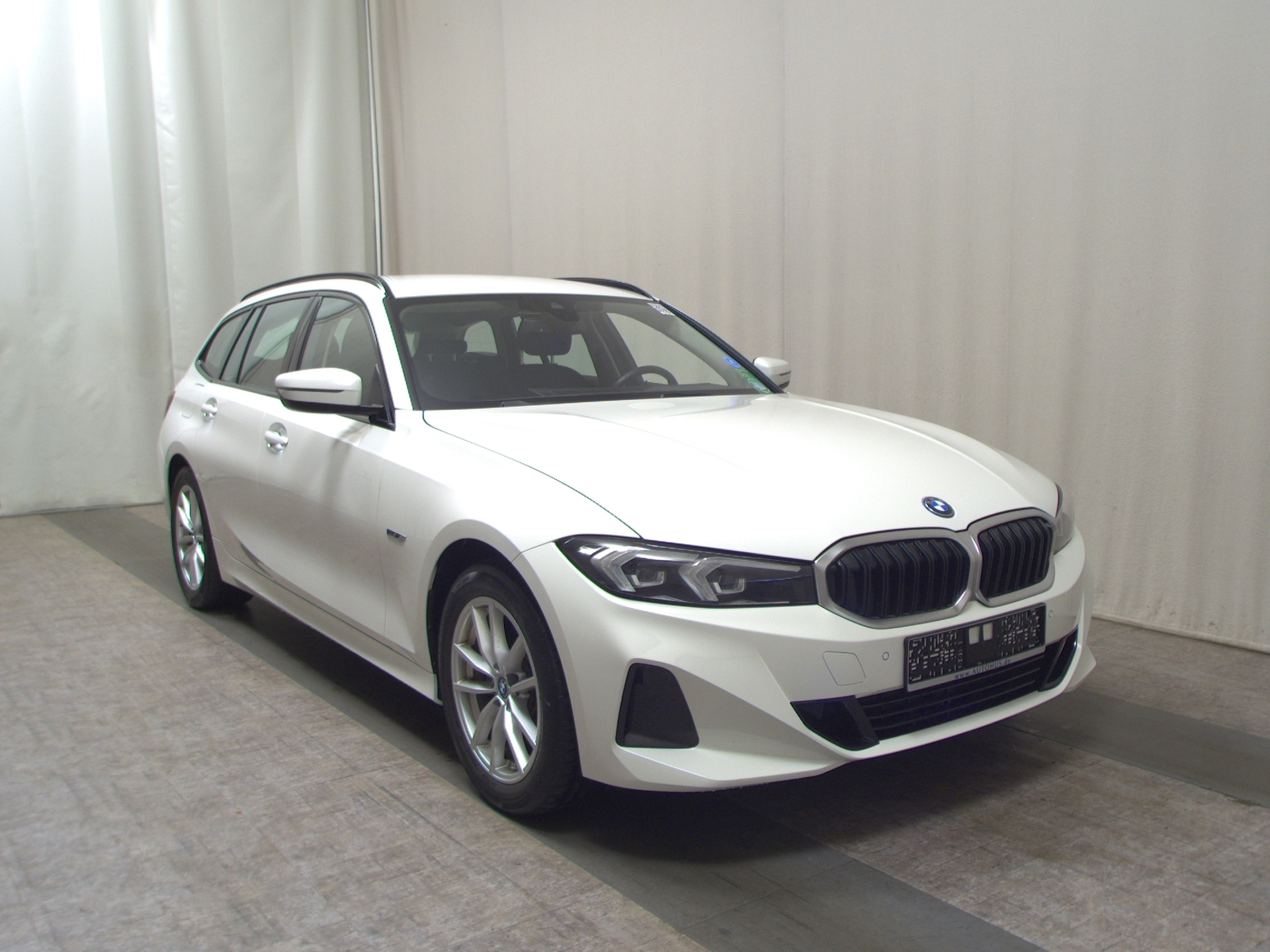 BMW 320e Touring Navi LED Curved HiFi Shadow LED 3