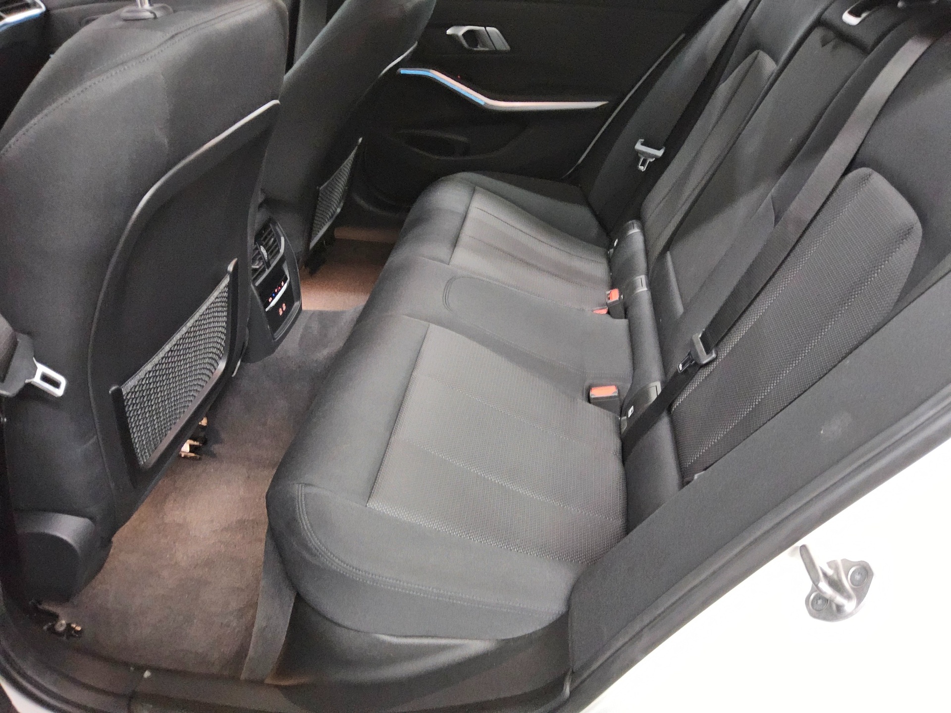 BMW 320e Touring Navi LED Curved HiFi Shadow LED 13