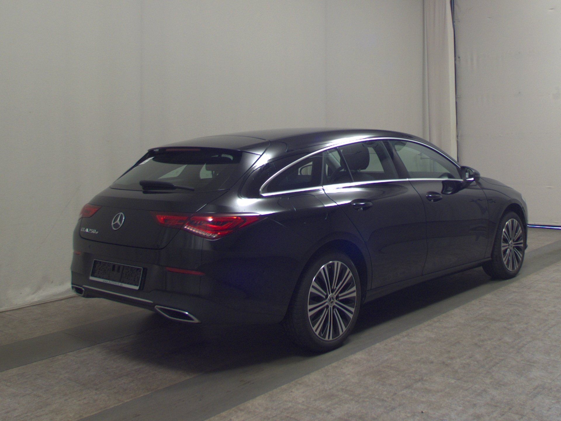 Mercedes-Benz CLA 250 Shooting Brake e Progressive Navi LED 4
