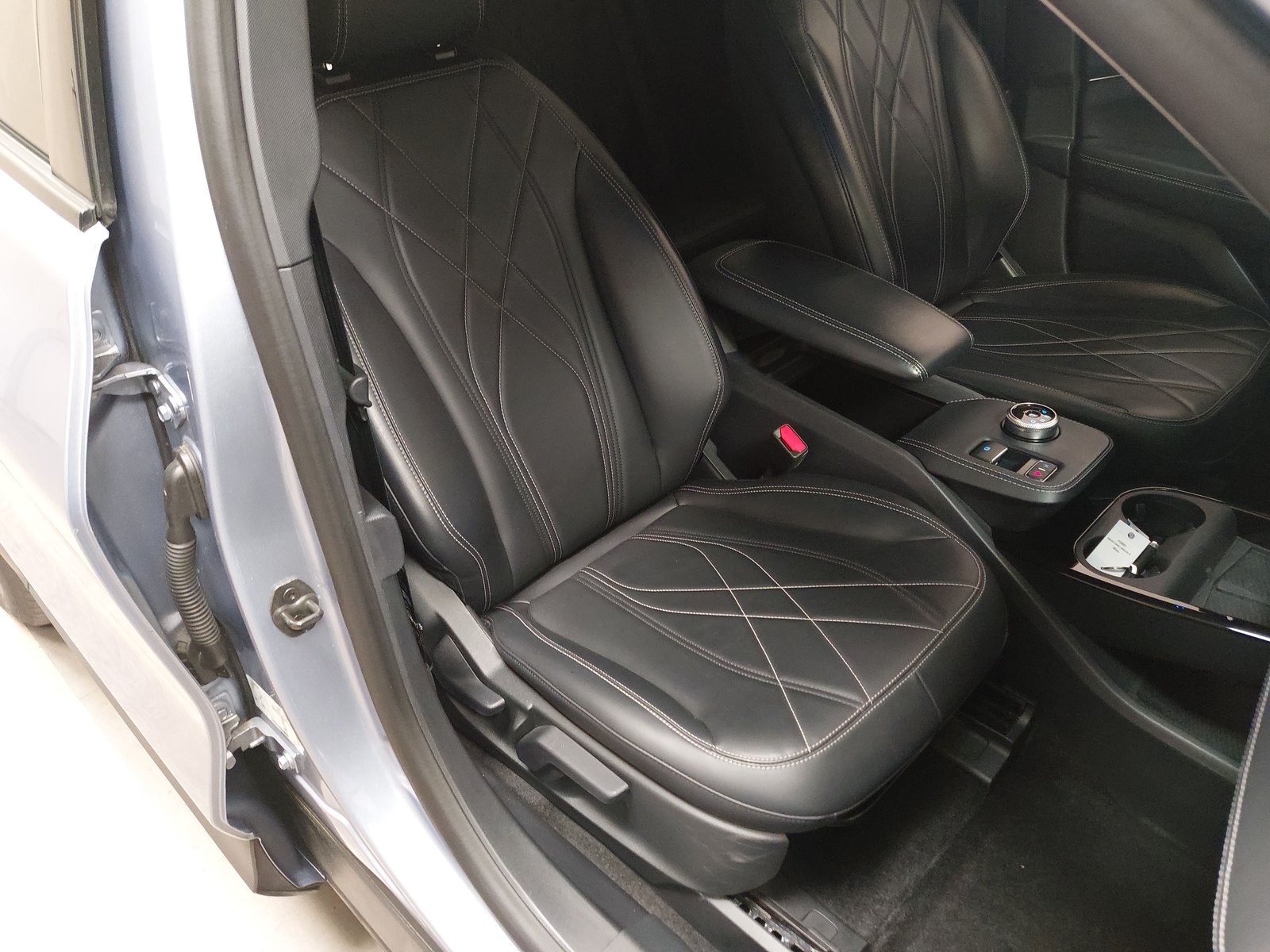 Ford Mustang Mach-E Leder Navi LED 360°- Kamera 10
