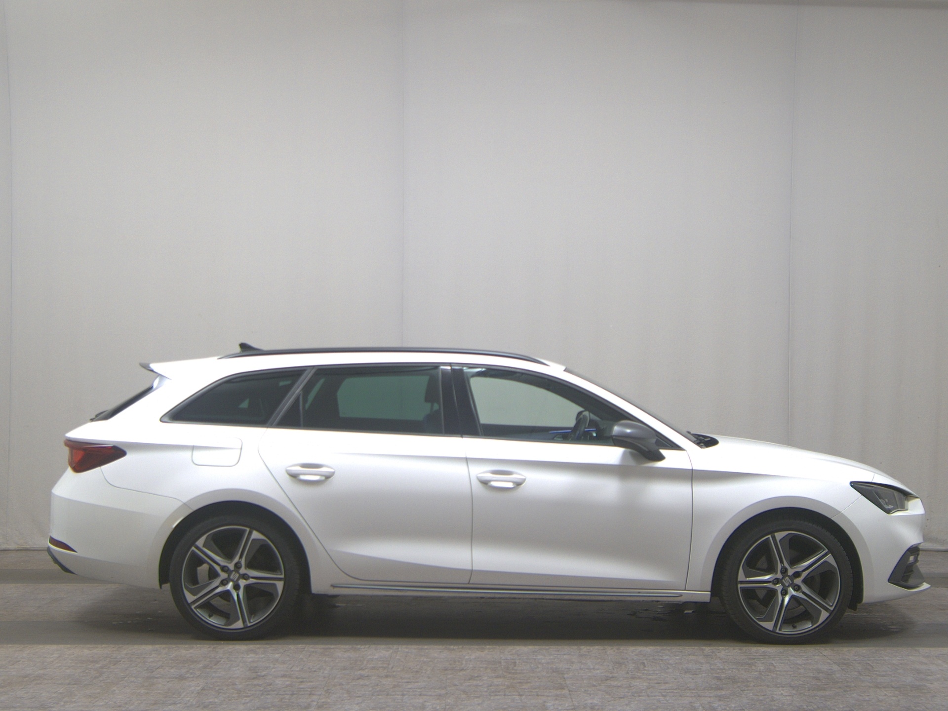 Seat Leon Sportstourer 2.0 TDI FR-Line Navi LED vc