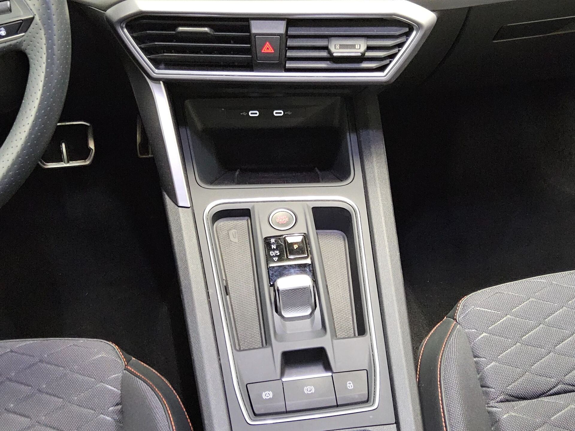 Seat Leon Sportstourer 2.0 TDI FR-Line Navi LED vc 6