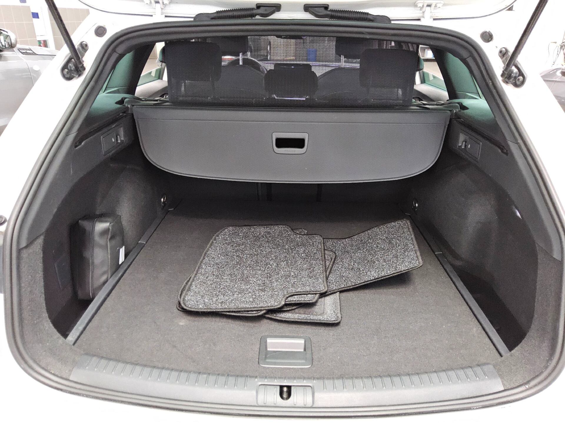 Seat Leon Sportstourer 2.0 TDI FR-Line Navi LED vc 12