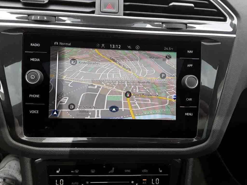 Volkswagen Tiguan 2.0 TDI 4M R-Line Navi LED AID Pano 9