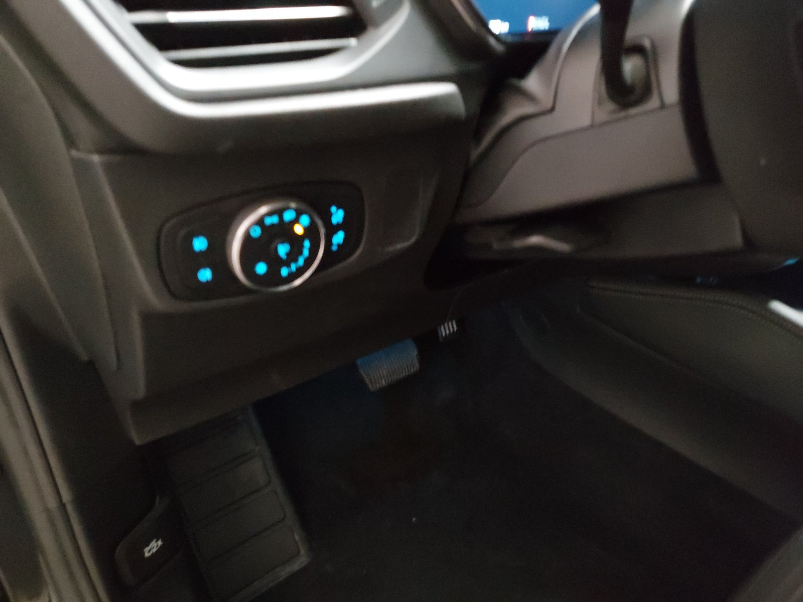 Ford Focus Turnier 1.5 EB Titanium X Navi LED AHK RFK 7