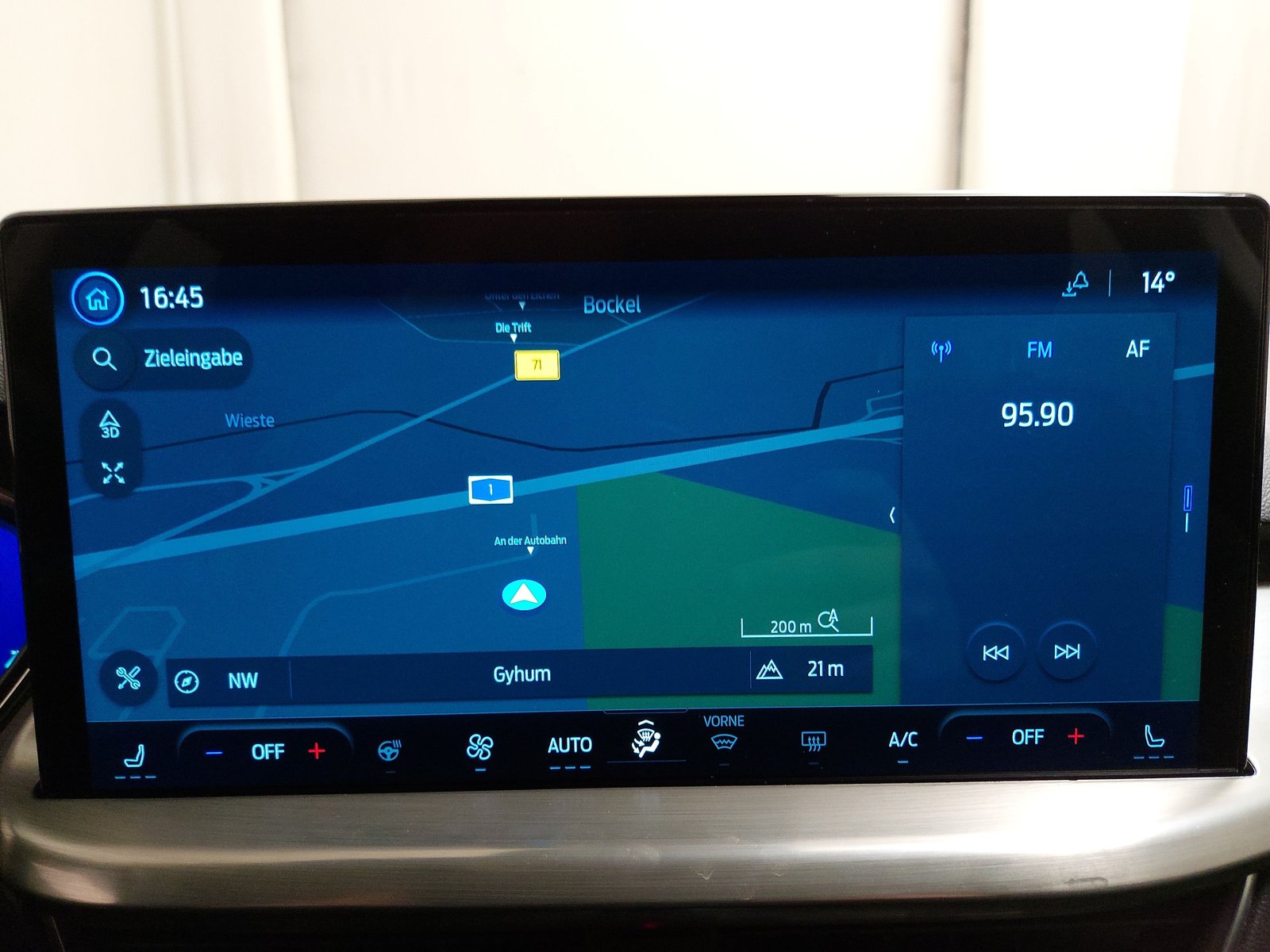 Ford Focus Turnier 1.5 EB Titanium X Navi LED AHK RFK 18