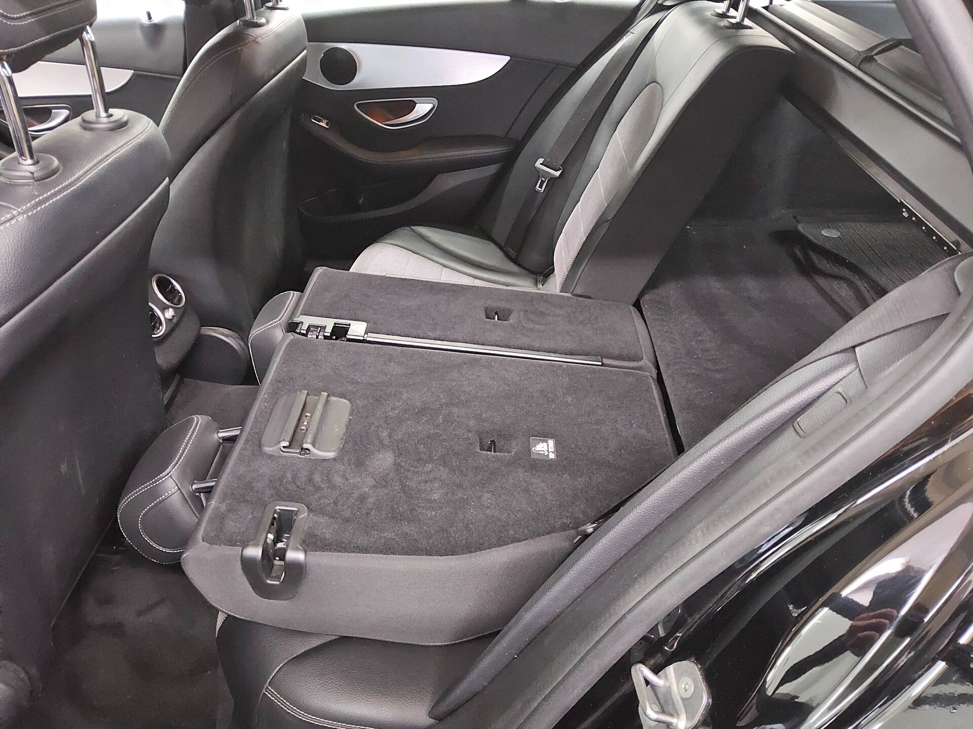 Mercedes-Benz C 200 T d Avantgarde T-Leder Navi LED PDC Shz 12