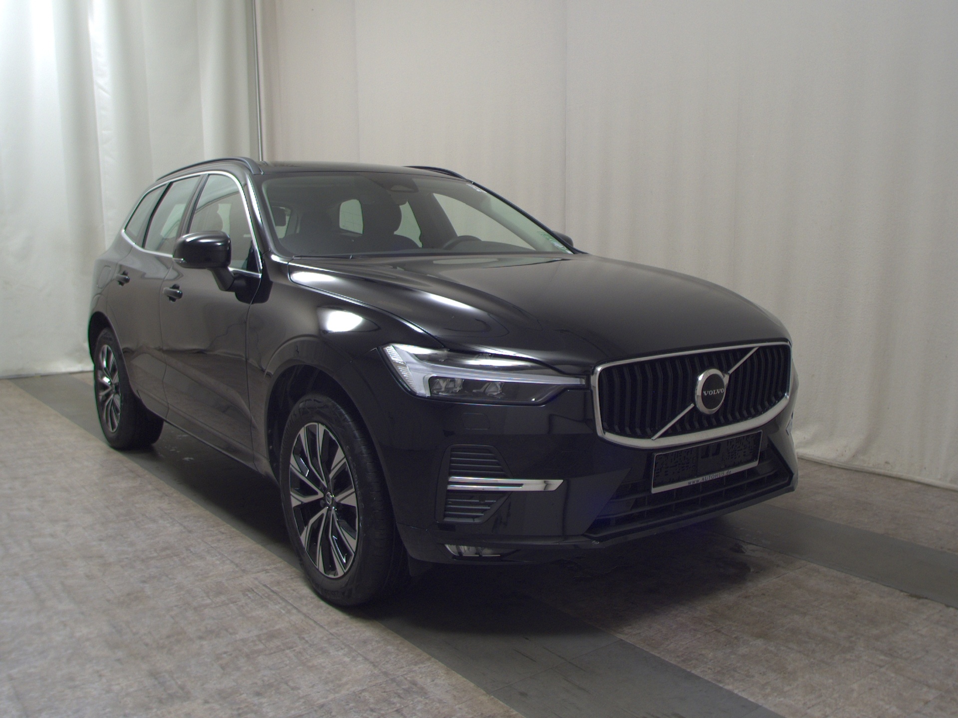 Volvo XC60 B4 Core Navi LED StandHzg 4xShz RfK ACC 3