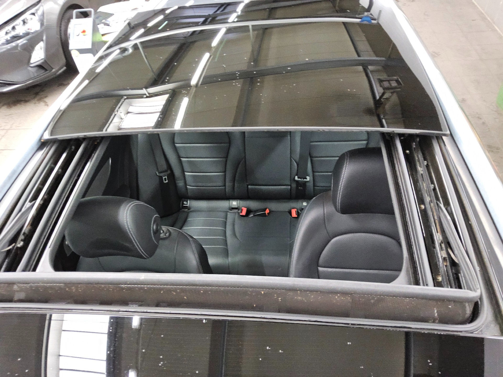 Mercedes-Benz C 220 T d Avantgarde Navi LED Pano Burmester 11