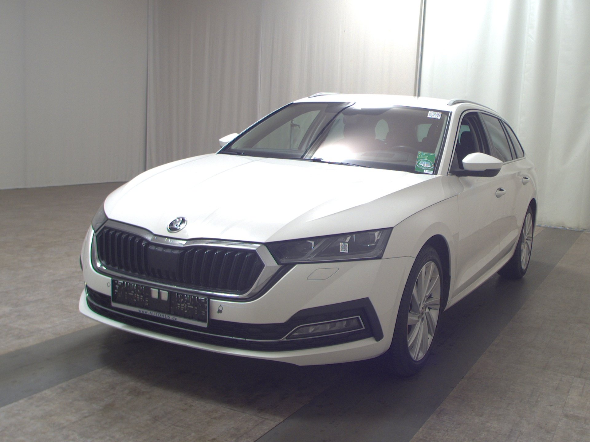 Skoda Octavia Kombi 2.0 TSI 4x4 Style Navi LED Virtual HuD AHK 2