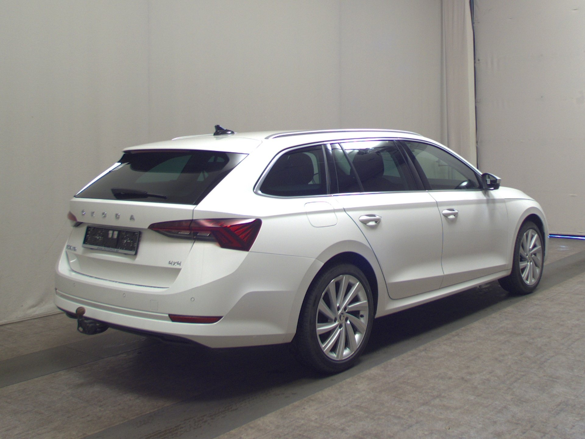 Skoda Octavia Kombi 2.0 TSI 4x4 Style Navi LED Virtual HuD AHK 4